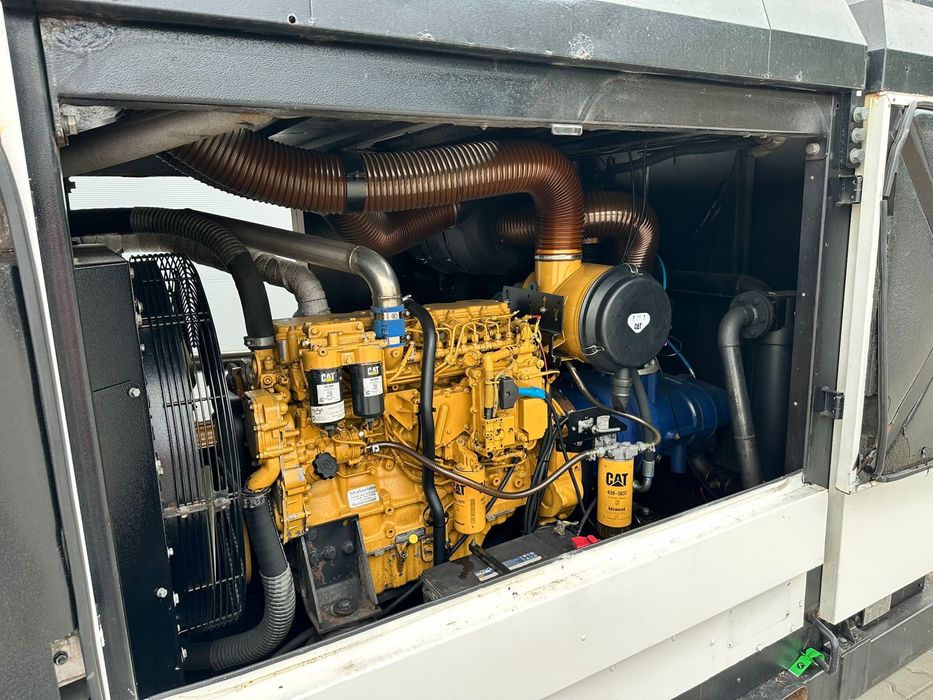 Vand inchiriez motocompresor 25 mc atmos