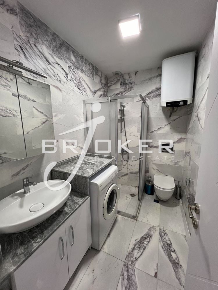 Продава се Двустаен апартамент в Кърджали, Център - 68 кв.м за 1471 €/кв.м - Снимка #6