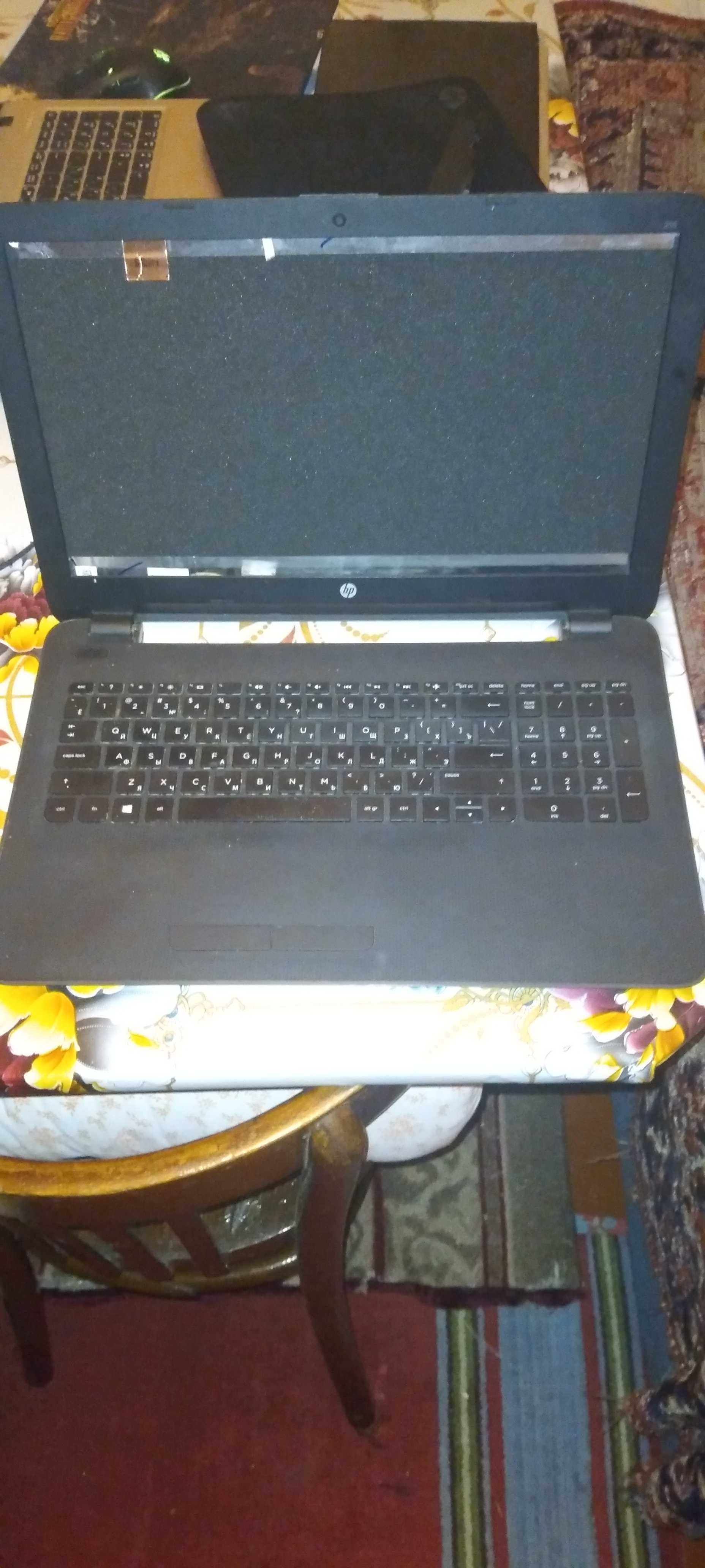 Ноутбук HP 255 G4, без матрицы экрана, в рабочем состояние.