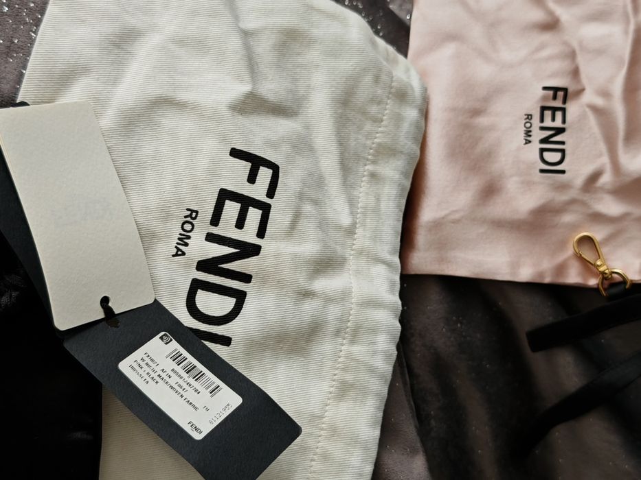 Копринена маска за сън Fendi