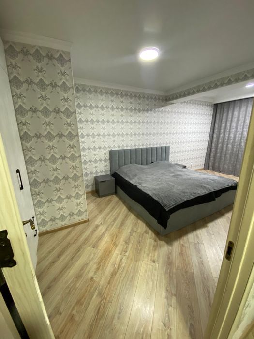 Большая двухспальная кровать