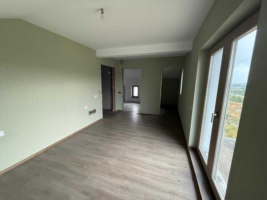 VANZARE Casa Moderna  TARLungeni