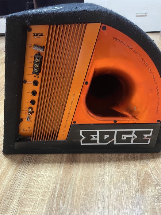 Subwoofer auto activ Edge