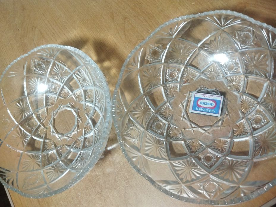 Продам стекляную фруктовницу