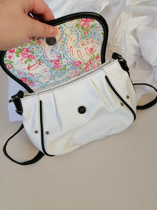 Чанта, черно-бяла, кожа