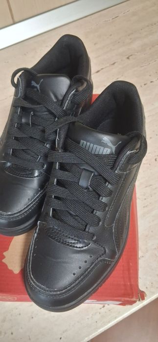 Adidași Puma  pentru  copii mărime 35.5