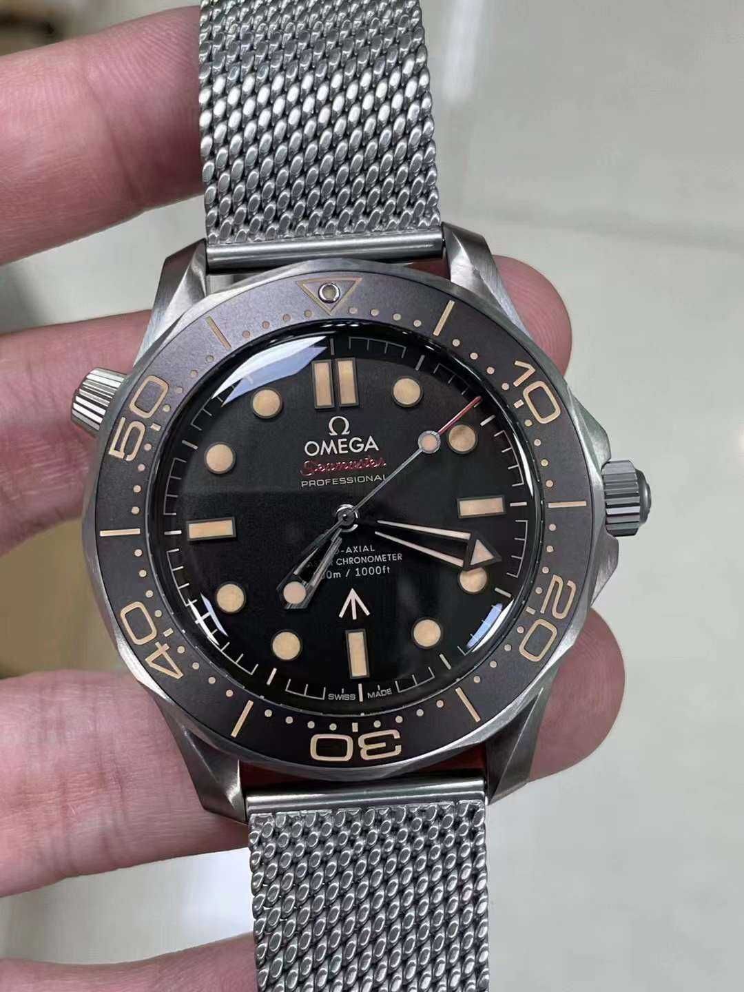 Часовници Omega Seamaster 007  Diver 300M