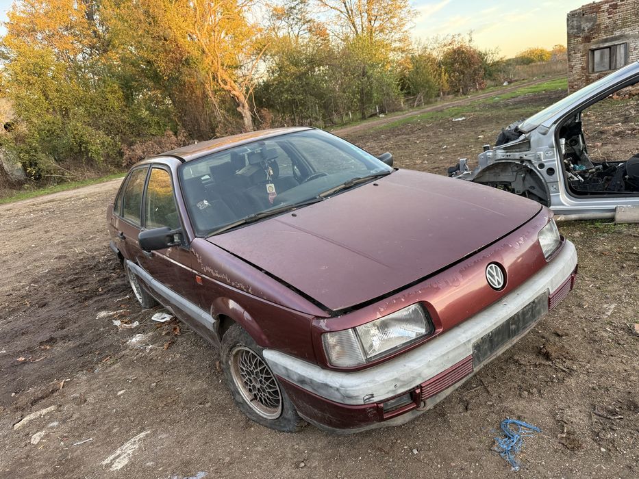 Volkswagen Passat B3 1.8 бензин на части