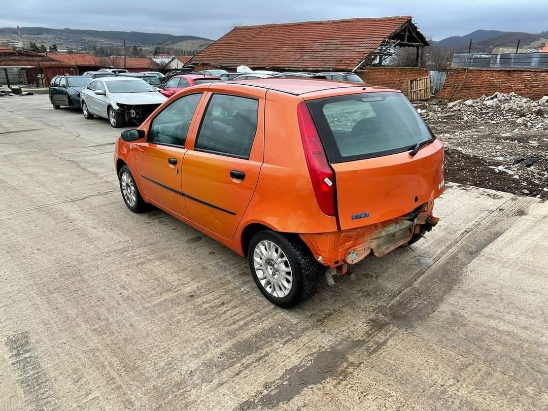 Fiat Punto 1.2 16v 2000г НА ЧАСТИ