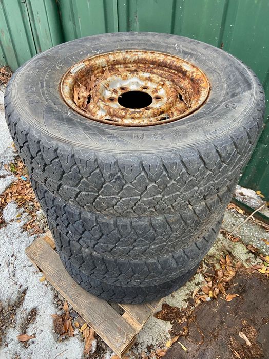 235 75 15 Руски гуми с джнти за Mitsubishi L300