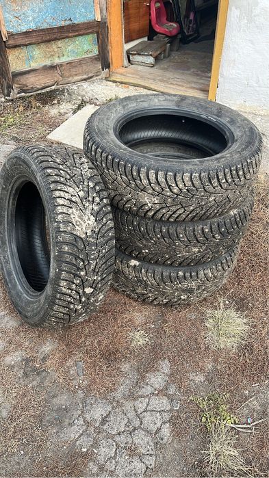 Продам резину 120тыс сезон откатал