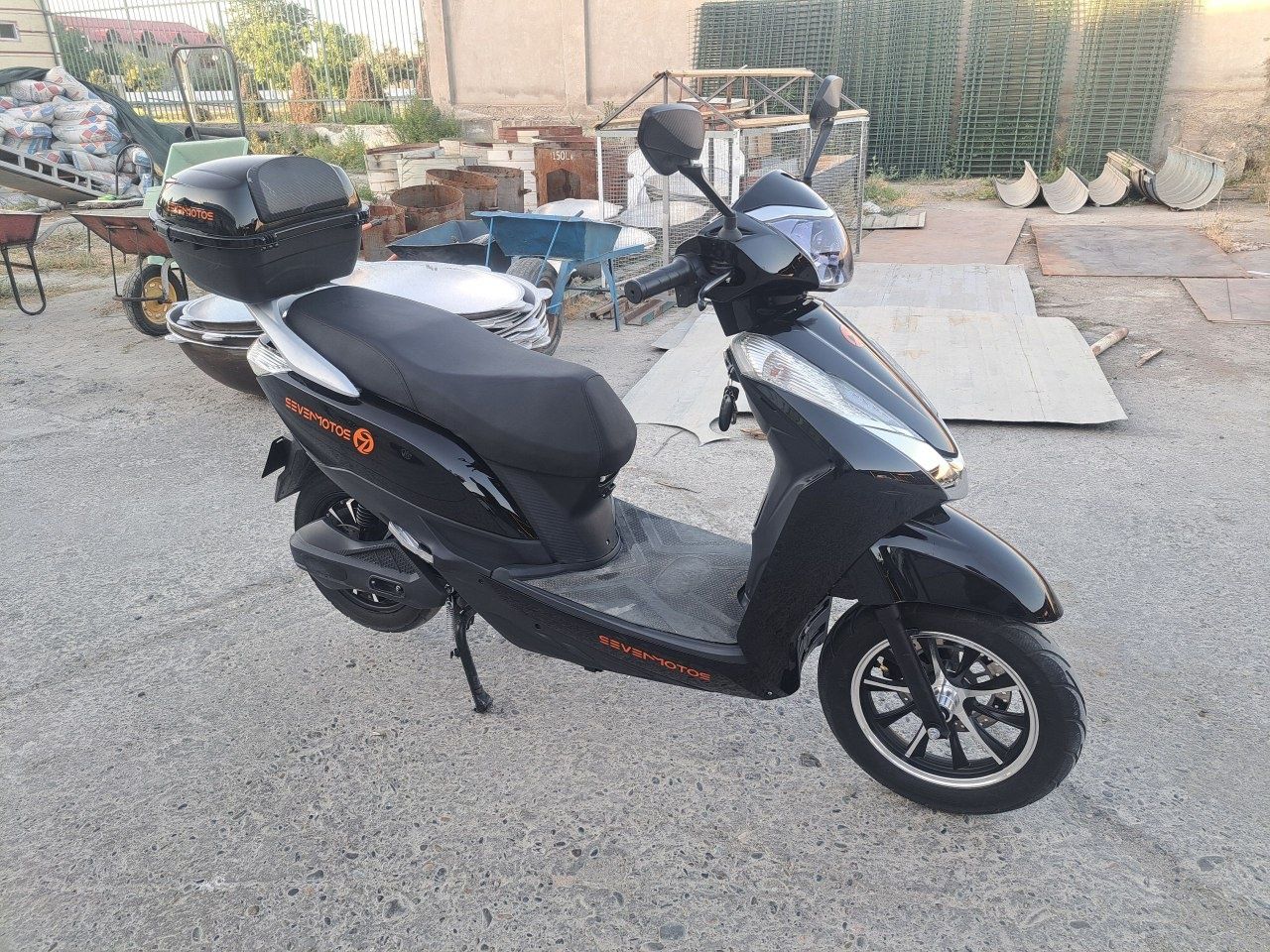 Elektiro skuter sevemmoto