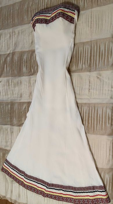 Стилизирана фолклорна рокля