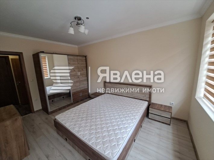 Дава се под наем Тристаен апартамент в Варна, Левски - 100 кв.м за 818 € - Снимка #3