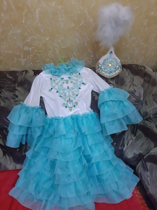 Казакски нацианальный костюм