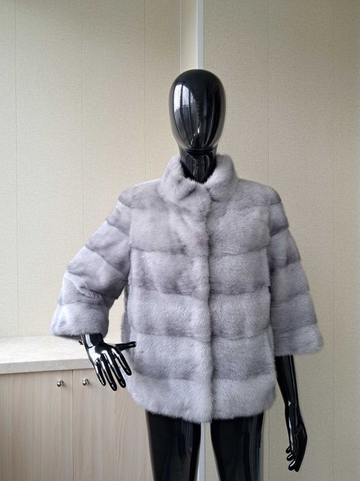 Haina de blana nurcă / vizon divină, incredibil. Culoare safir