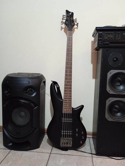 Бас китара пет струни-Джаксън-Спектра