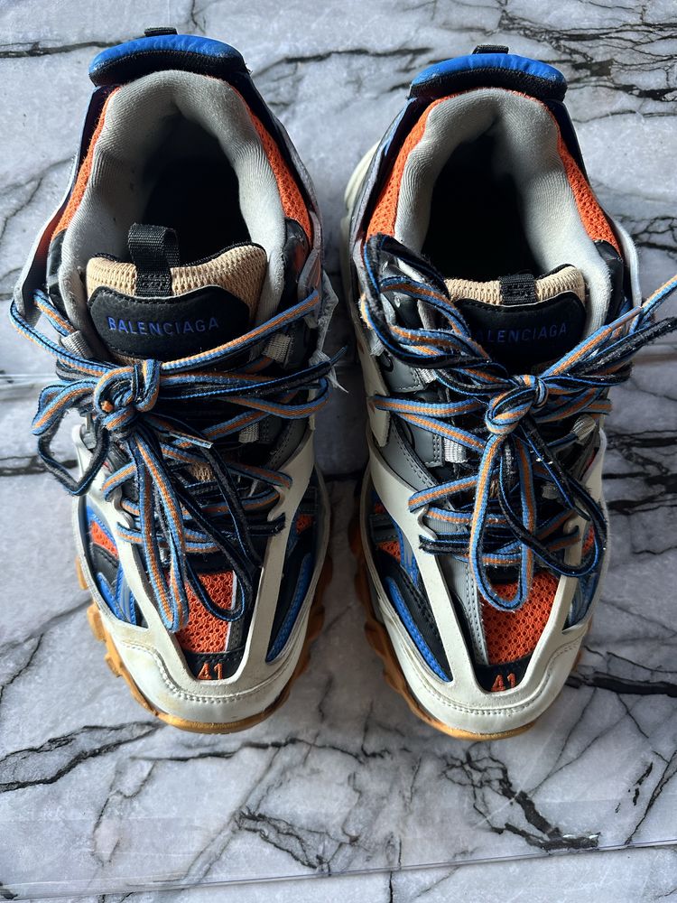 Balenciaga track
