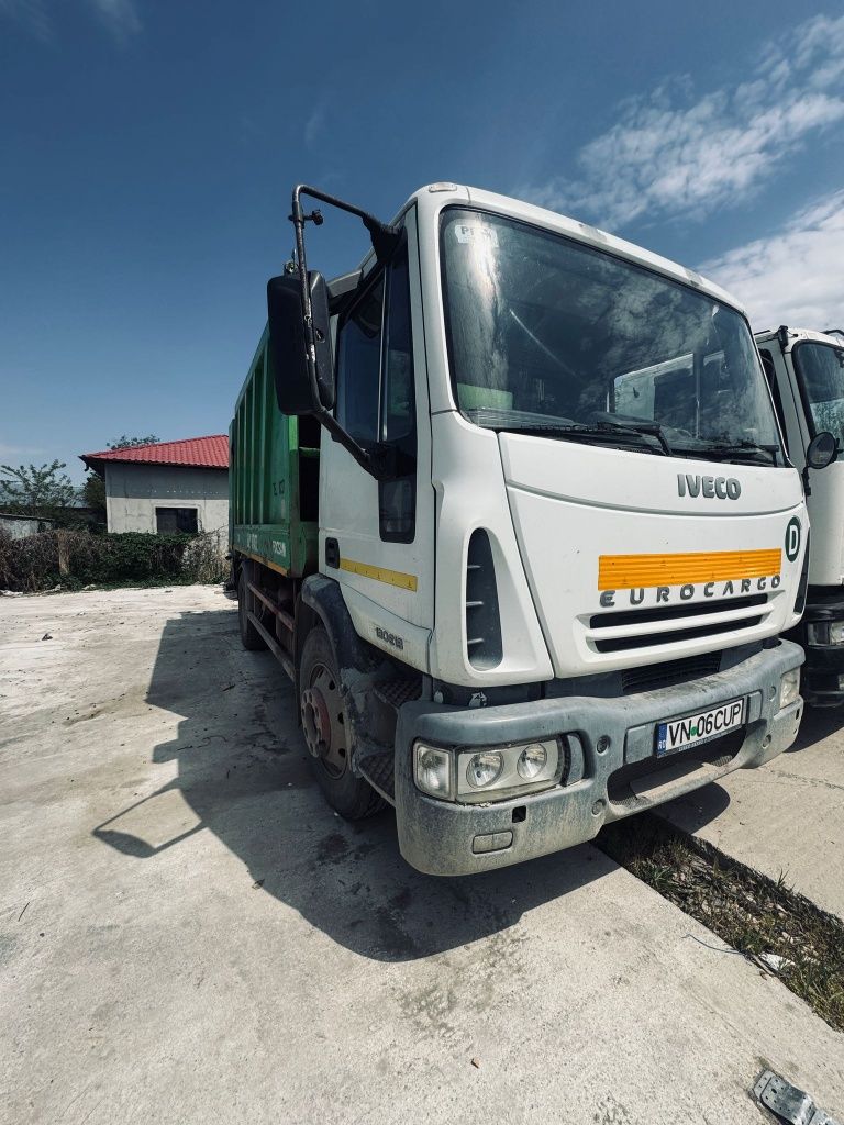 Vand Masini Salubrizare (Gunoiere) 
Man Tga - 9000€ complet
Volvo Fm -