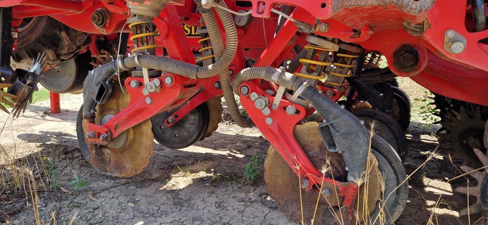 Semănătoare pneumatica de precizie VÄDERSTAD TEMPO TPF 8