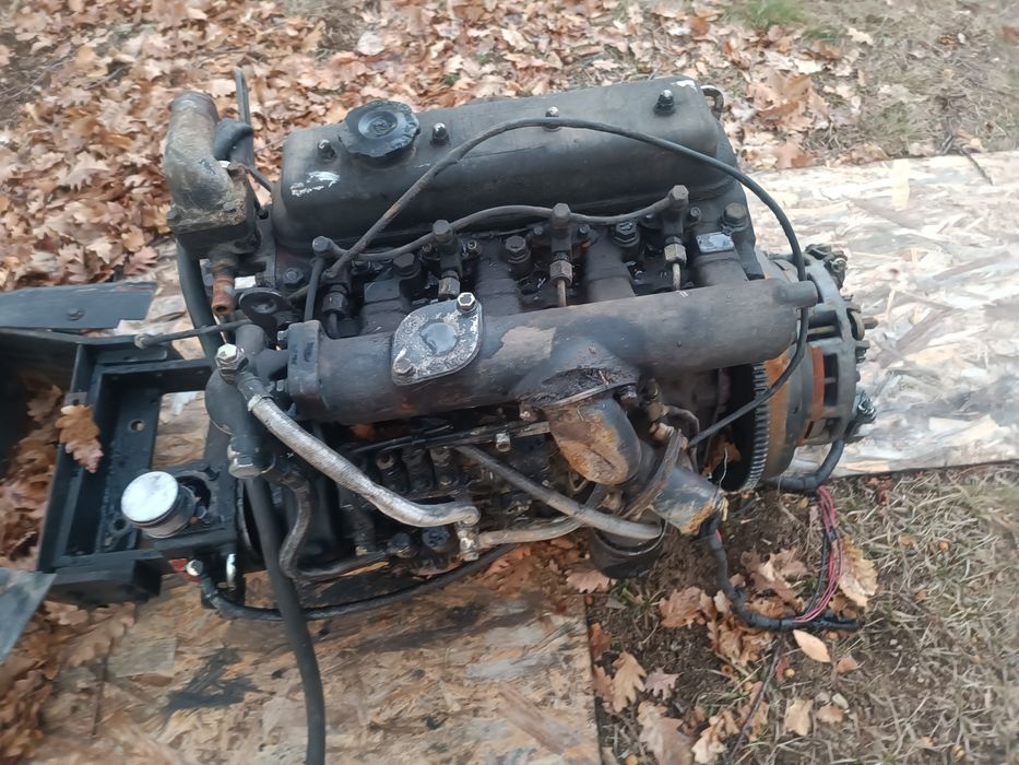 Motor de tractor hoyo 4 pistoane