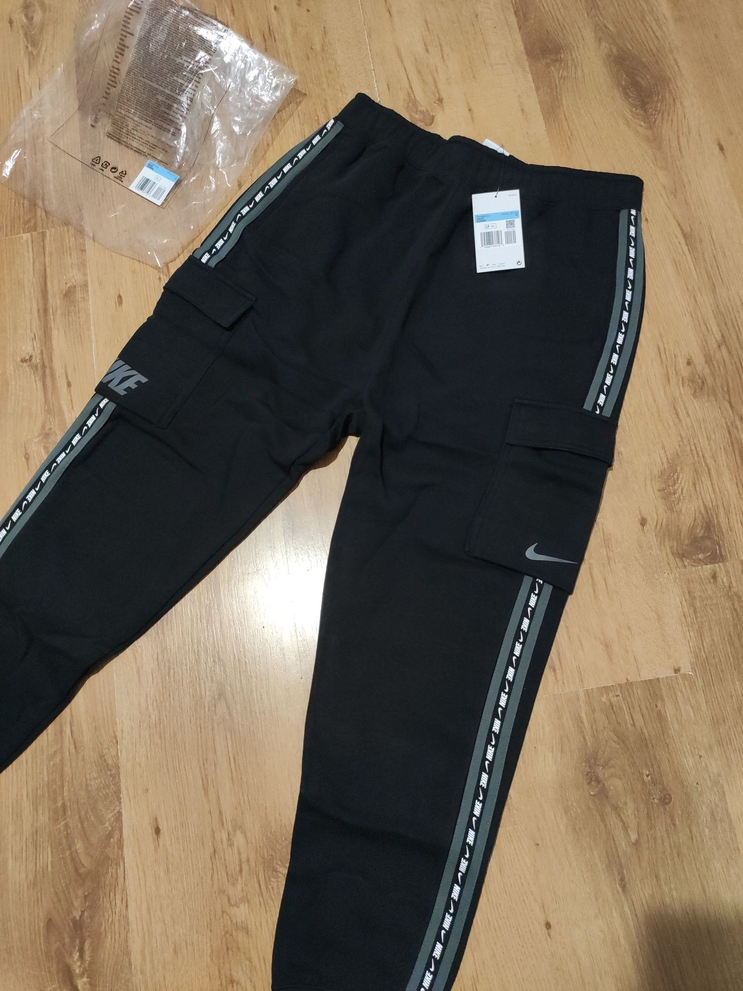 Pantaloni de trening Nike Sportswear Cargo mărimea M