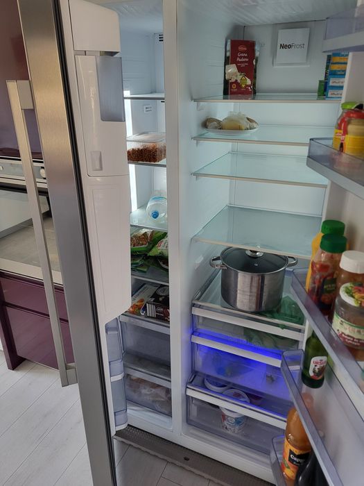 Frigider side by side beko