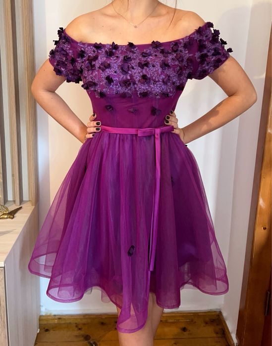 Rochie violet de banchet cu corset ajustabil