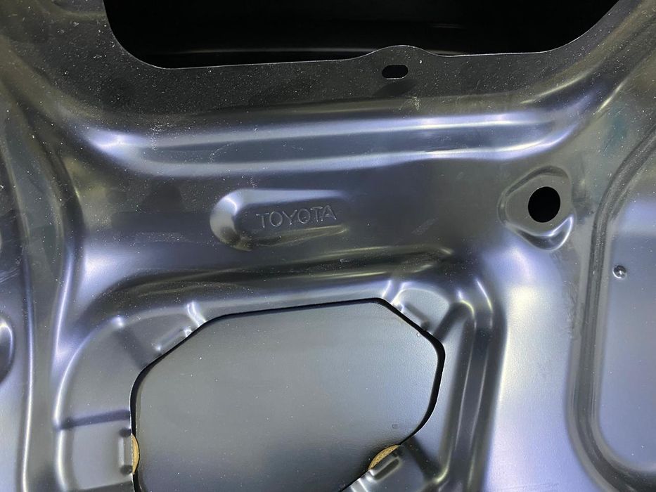 Тойота Камри 75 Кыршка багажника