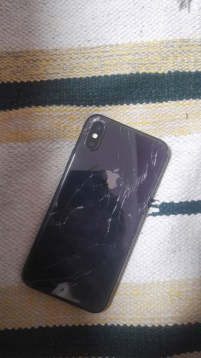 Iphone xr с объёмом памeти 64г