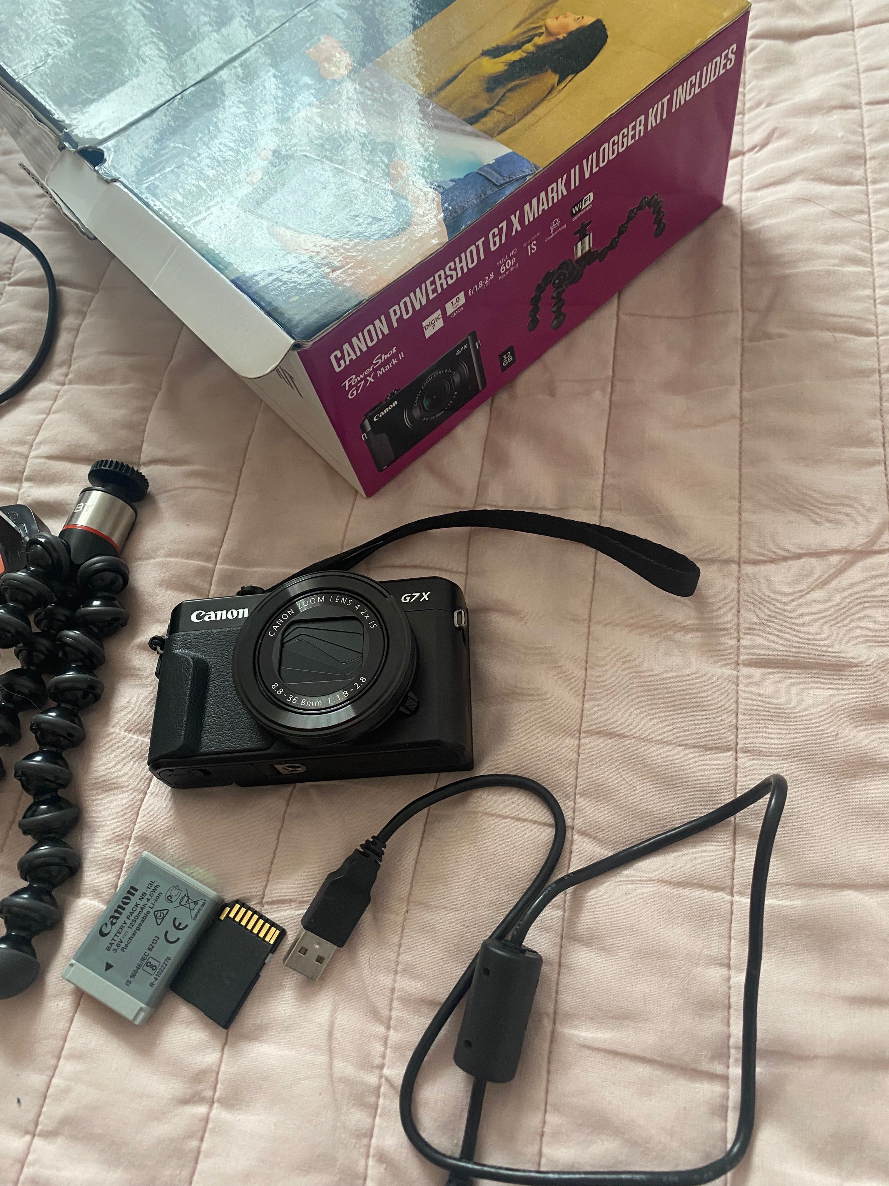 Canon Powershot G7 X Mark ii Vlogger kit