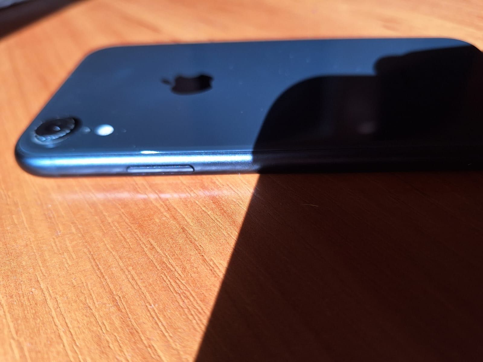 Vând iPhone xr !