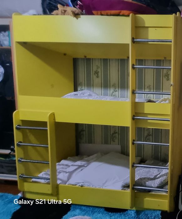 Трехярусный кровать