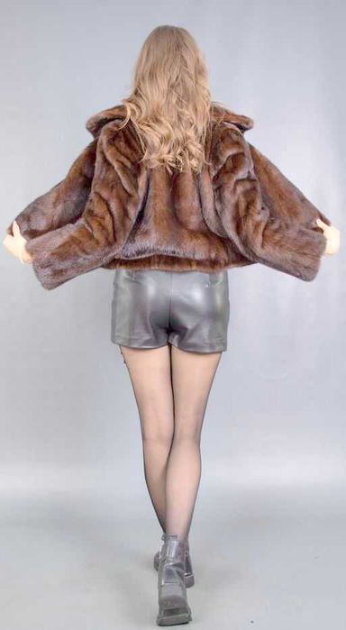 SUPER LOOK!!Splendida jacheta din blana de vizon mocaccino.