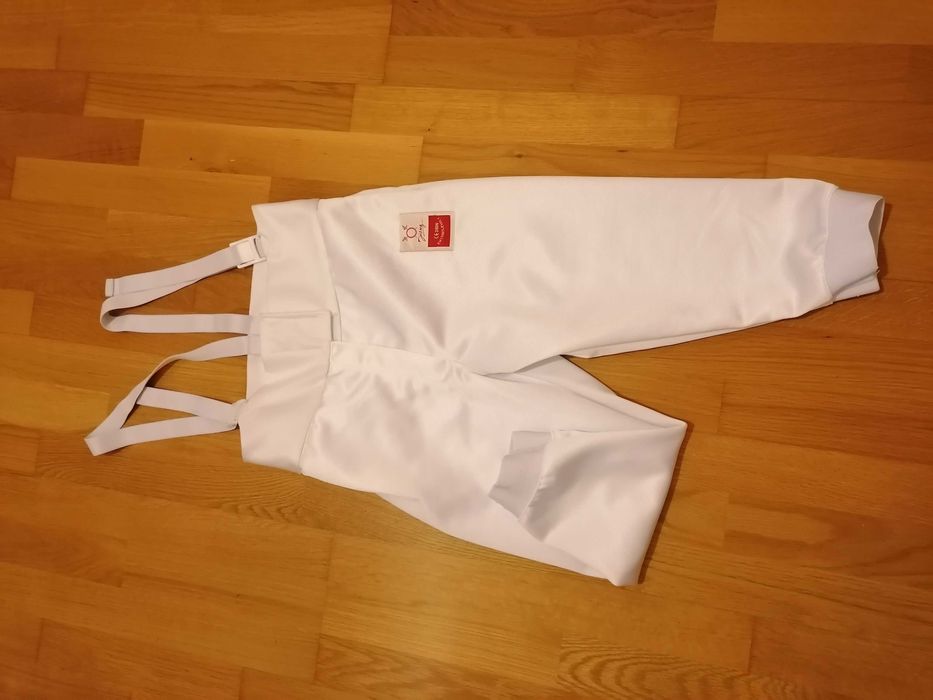 Costum pentru scrima