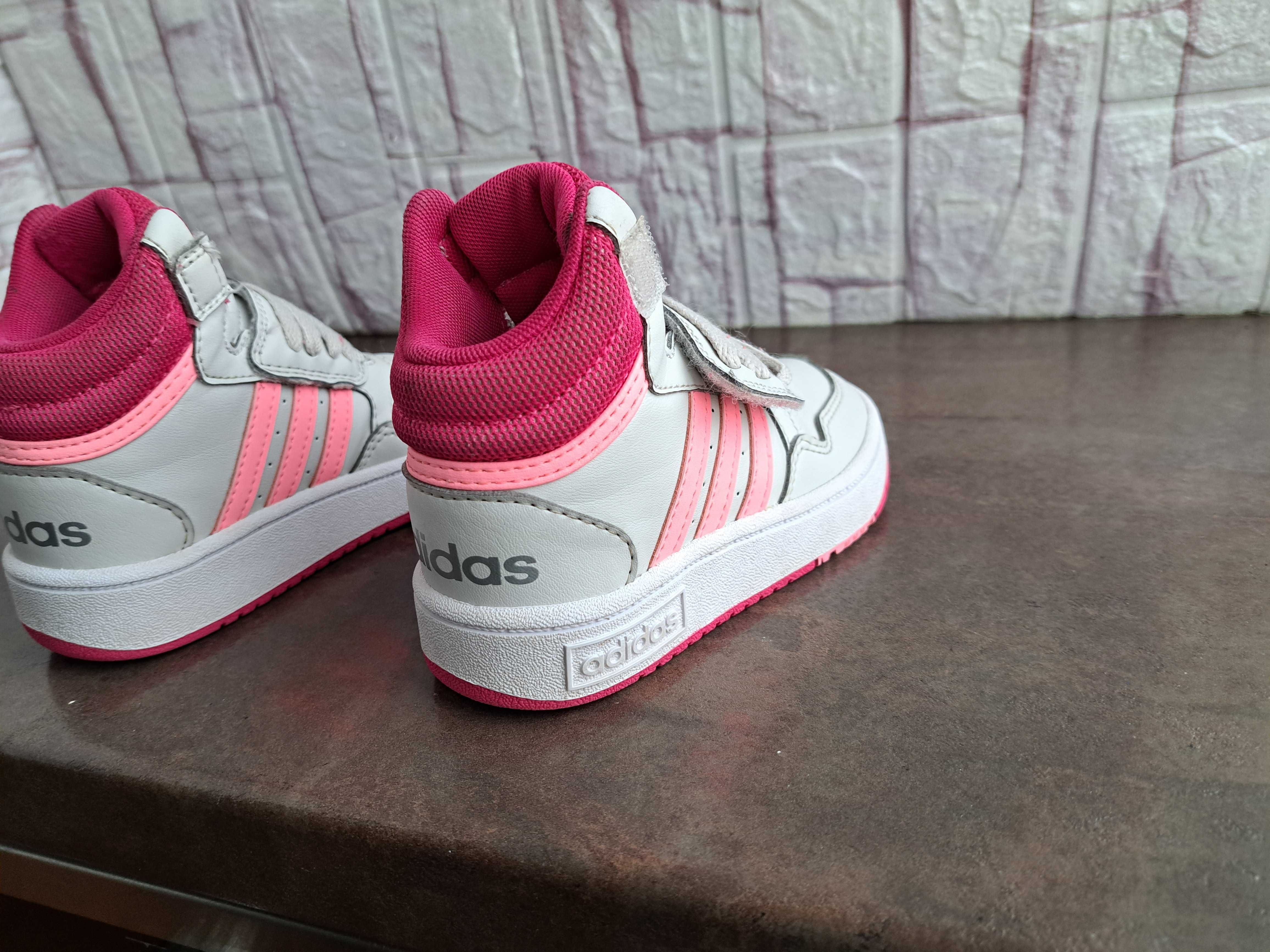 детски маратонки за момиче,кецове,спортни обувки,Adidas,номер25,адидас