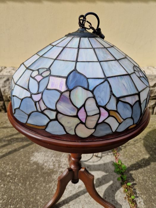 Прекрасна антикварна таванна лампа Тифани