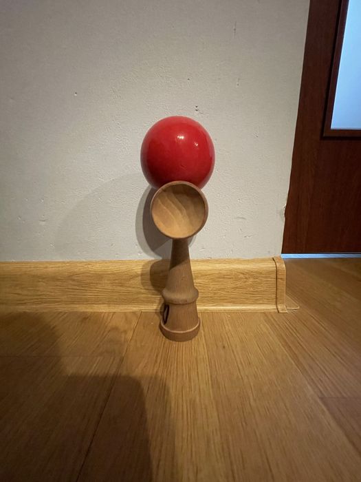 Kendamă gabix roșie