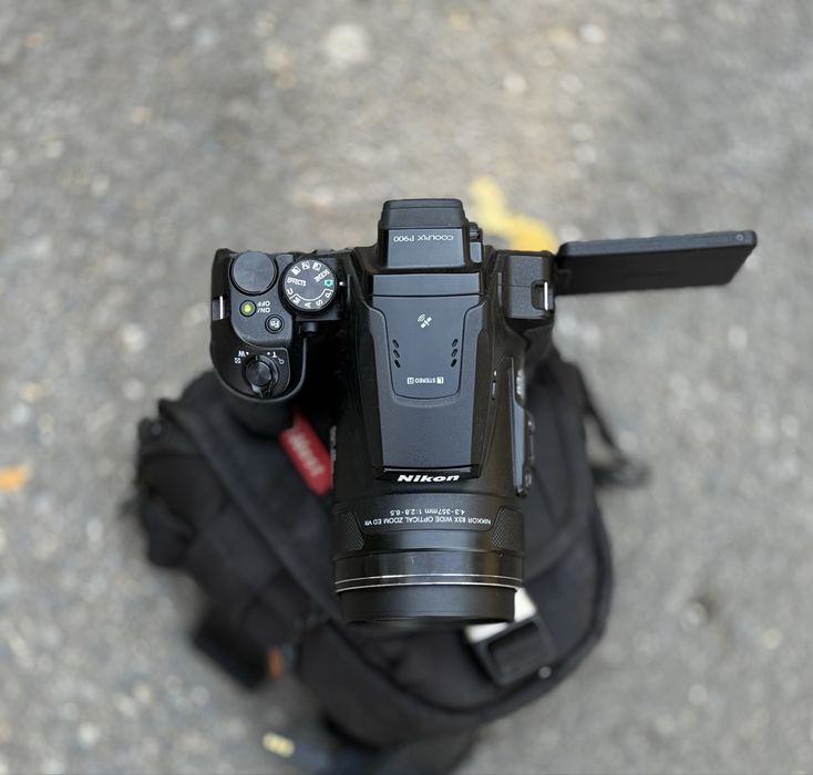 Цифров фотоапарат Nikon Coolpix P900 + Hoya филтър + батерия + чанта