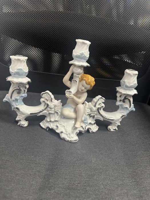 Sfesnic cu 3 brate din portelen fin Arpo