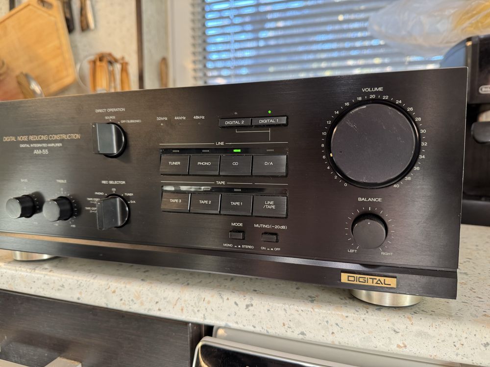 Akai AM-55 Стерео усилвател DAC