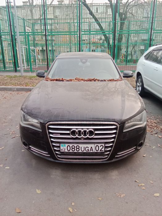 Audi  А8L Лонг 2012 год.