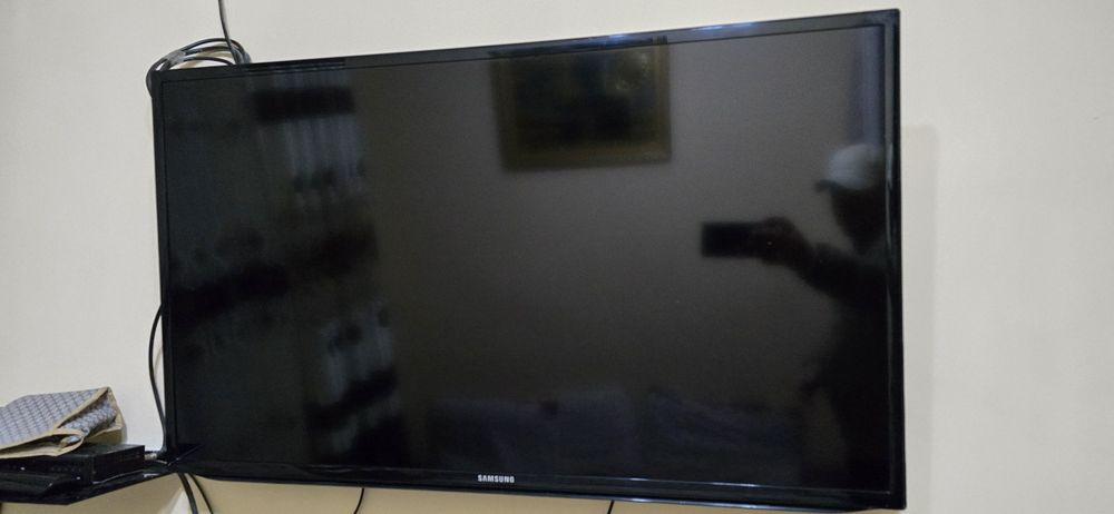 Televizor Samsung 40 dyuim.