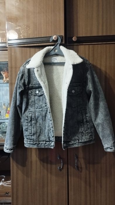 Продам куртку джинсовую