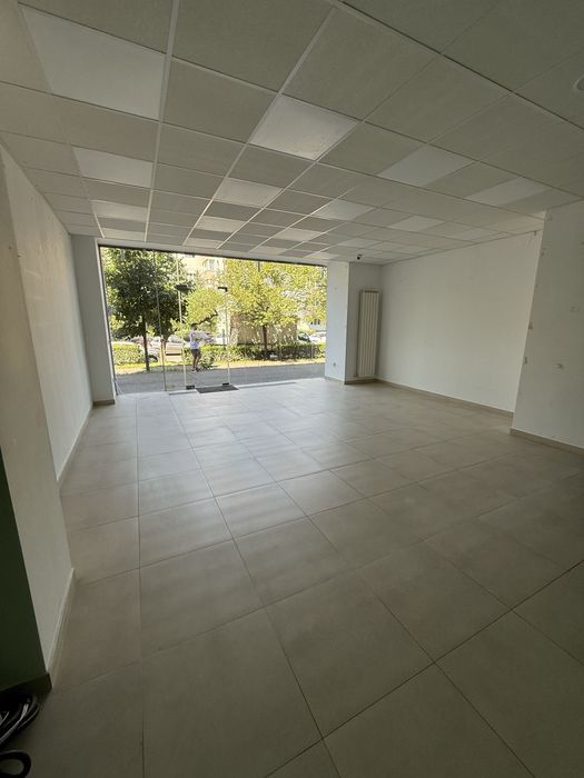 Inchiriez Spatiu Comercial Showroom 80MP zona Semicentral