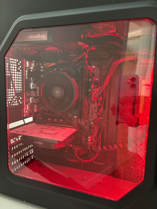 PC Complet Ryzen 5, 16GB RAM, GT 730 + Monitor LG + Tastatură & Mouse