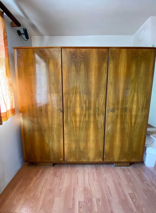 Гардероб от орех