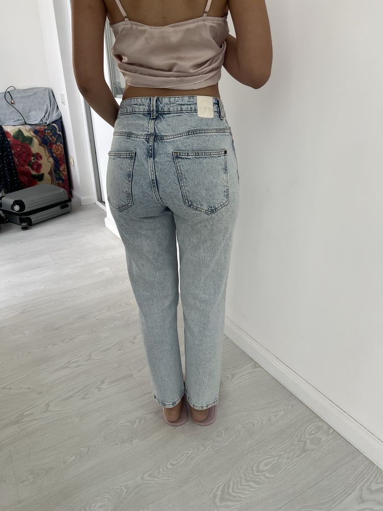 Джинсы ZARA в отличном состоянии