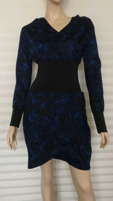 Новое  платье с капюшоном. немецкий бренд SKUNKFUNK