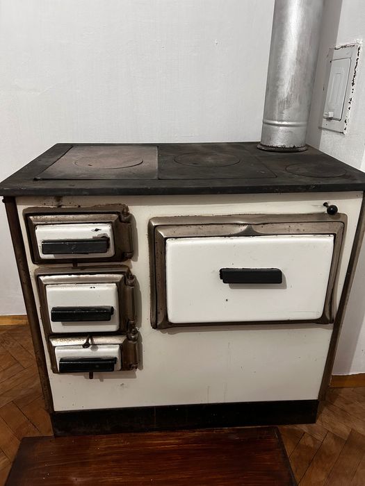 Готварска печка на дърва